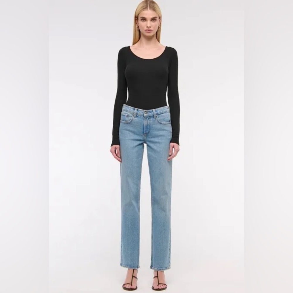 NWOT Abercrombie & Fitch Mid Rise Straight Vintage Wash Denim Jeans 8